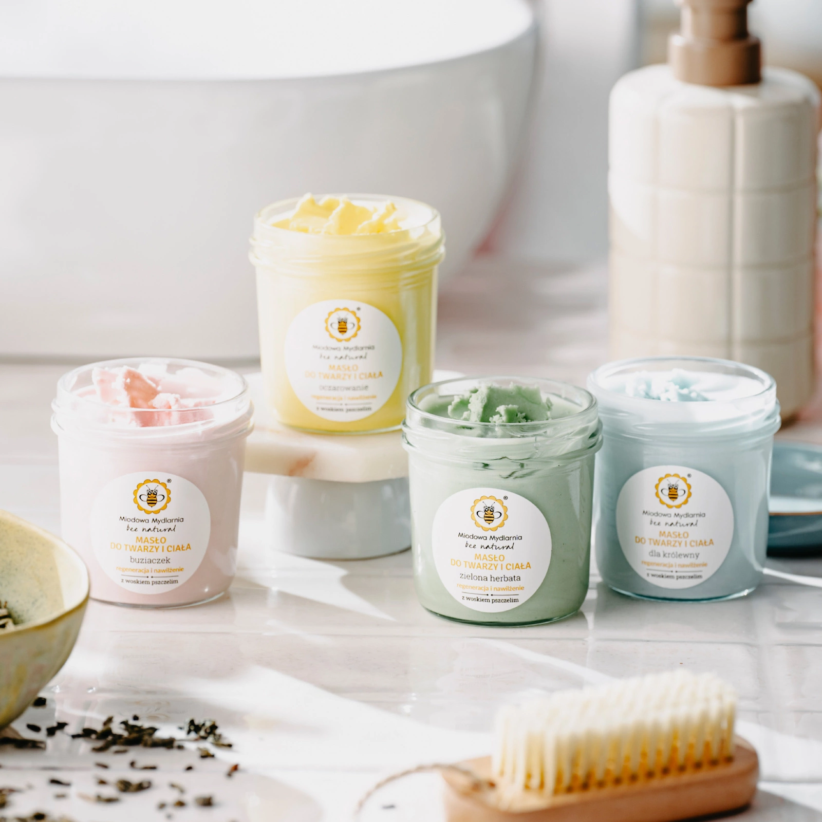 Naturalne masła z woskiem pszczelim