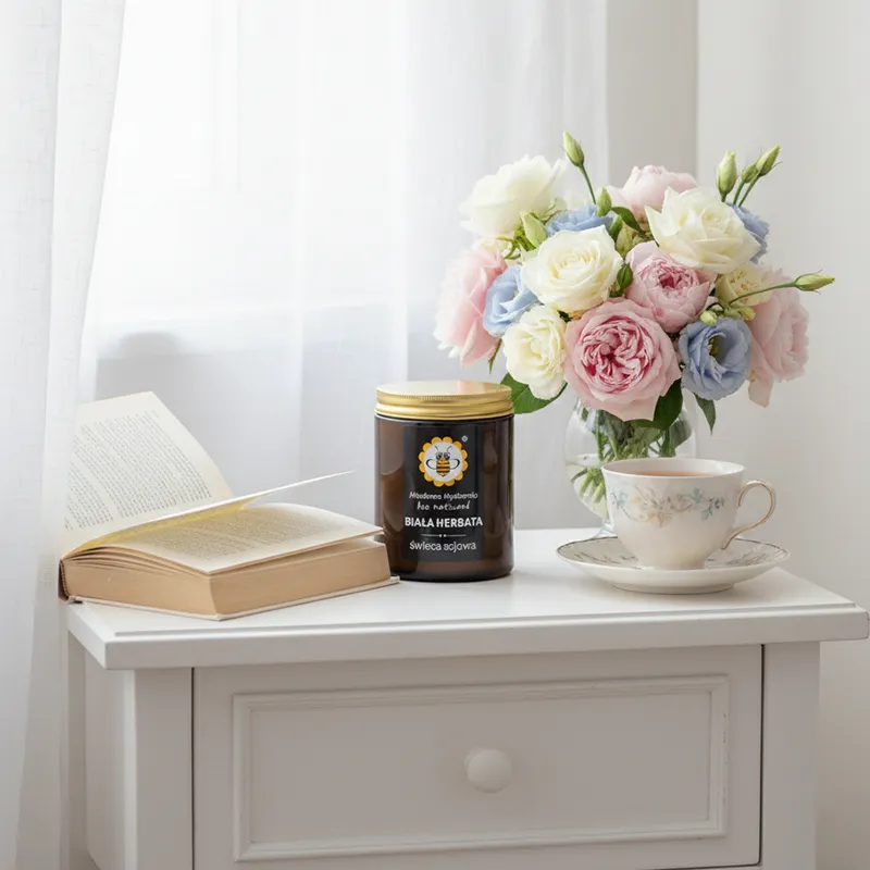Świeca sojowa o zapachu białej herbaty