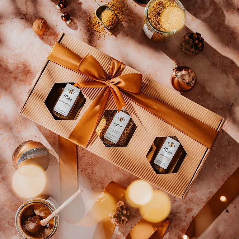 Box Prezentowy ze złotą kokardką