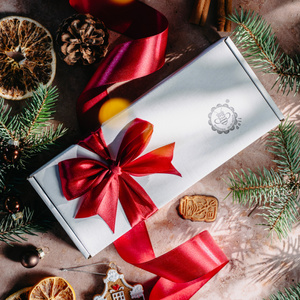 Zestaw Herbat z Miodem Wielokwiatowym - box prezentowy z czerwoną kokardką