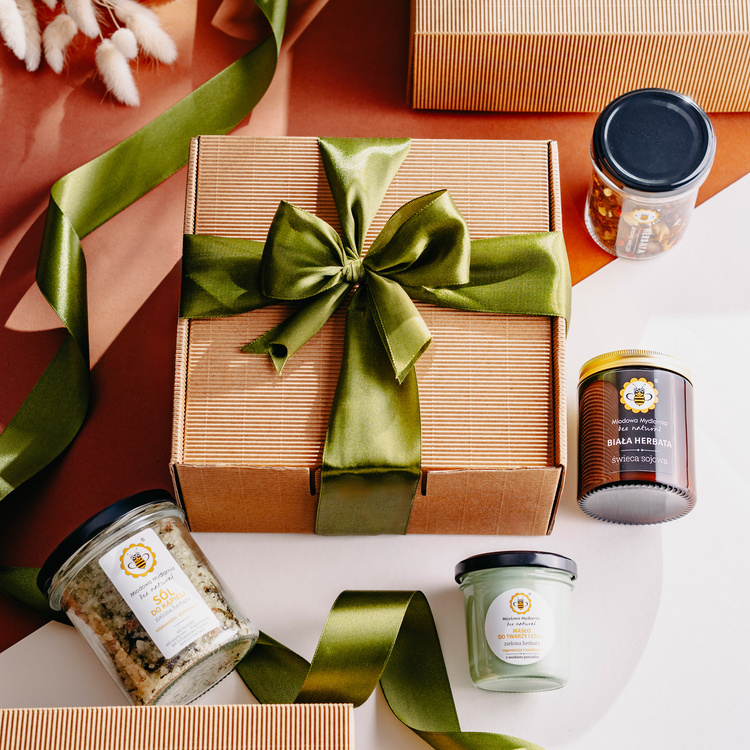 Zestaw Herbaciany - box prezentowy z zieloną kokardką