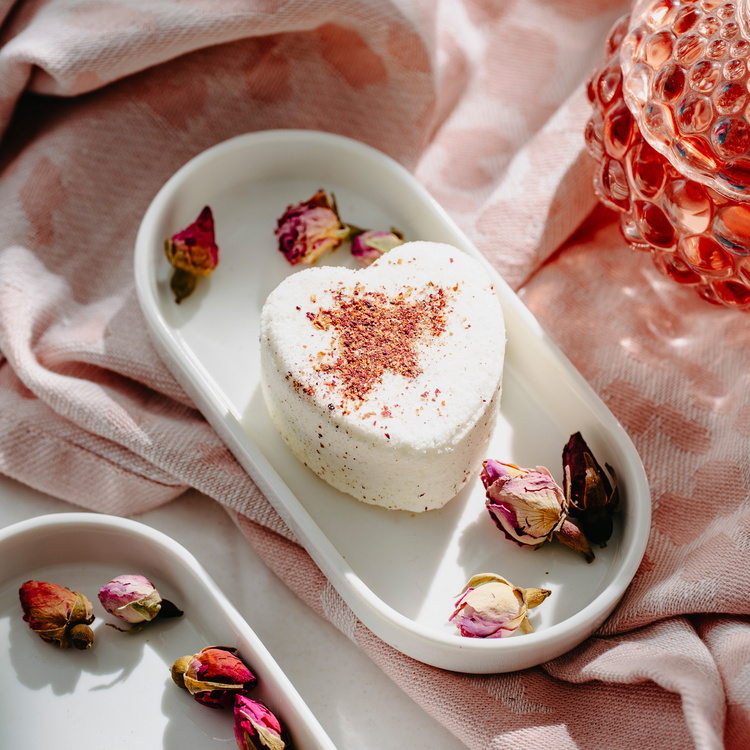 Róża - kula do kąpieli