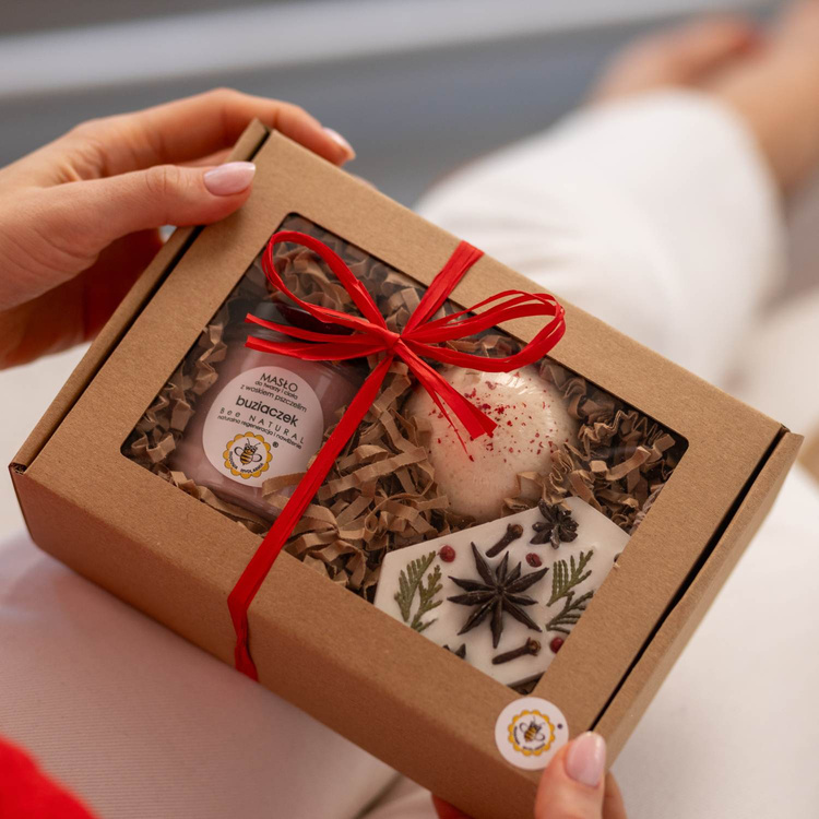 zestaw masło BUZIACZEK + półkula TRUSKAWKA + ZAWIESZKA DEKORACYJNA