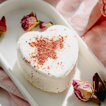 Róża - kula do kąpieli