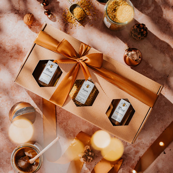 Trzy Wybrane Miody – zestaw prezentowy ze złotą kokardką