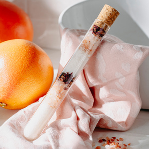 Różowy Grejpfrut z Wanilią - sól do kąpieli w fiolce