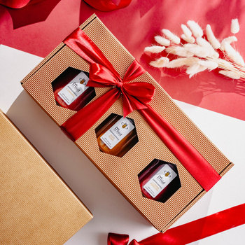 Trzy Wybrane Miody – zestaw prezentowy z bordową kokardką